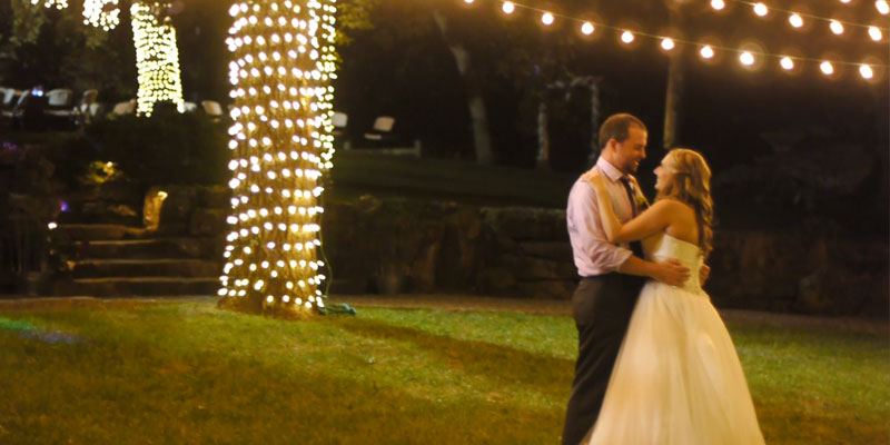 Sarah and Dustin – Skelly Lodge